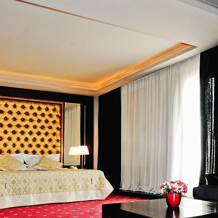 ドーロ シティ ホテル 4*