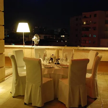 ドーロ シティ ホテル ティラナ