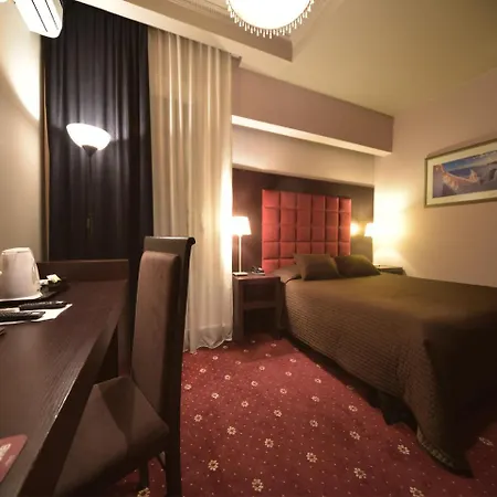 ドーロ シティ ティラナ