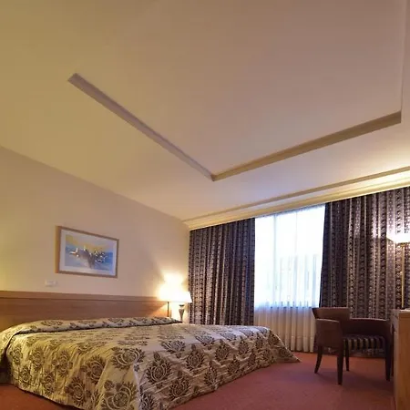 Doro 4* Тирана